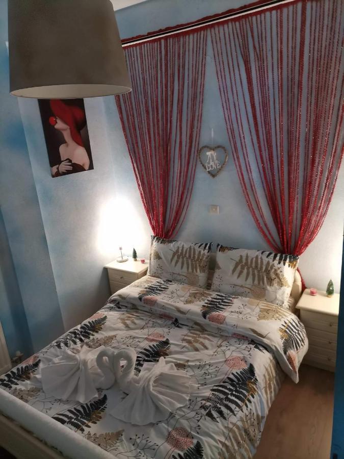 Ferienwohnung Frasta'S Rose Plaka  Exterior foto